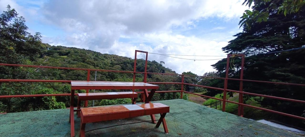 Monteverde Monkey Hostel Extérieur photo