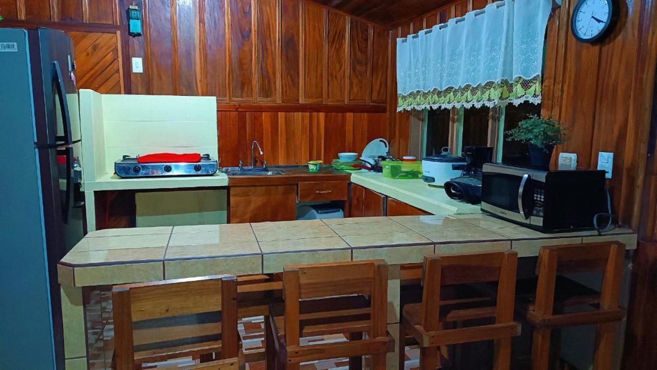 Monteverde Monkey Hostel Extérieur photo